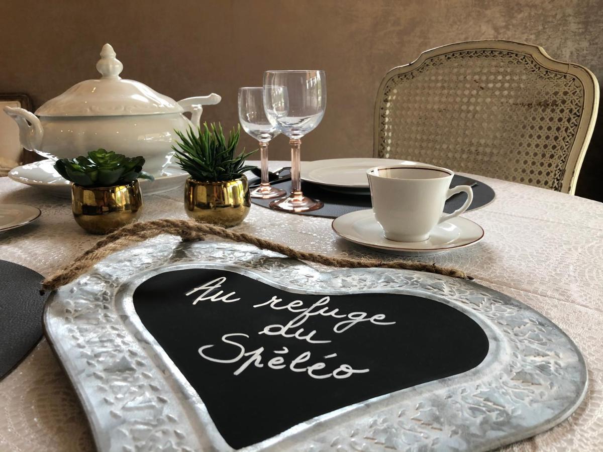 Au Refuge Du Speleo Bed & Breakfast Hotton Dış mekan fotoğraf