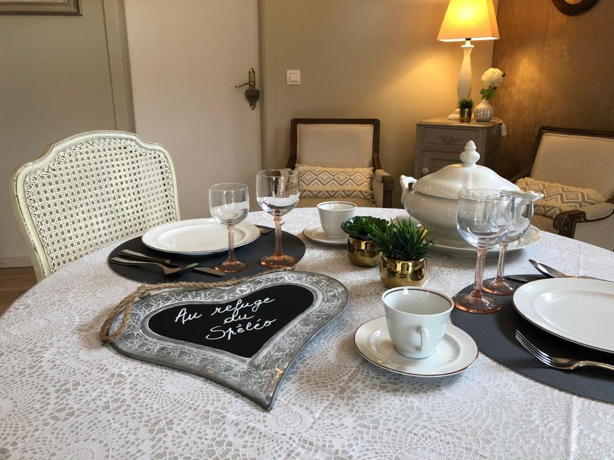 Au Refuge Du Speleo Bed & Breakfast Hotton Dış mekan fotoğraf