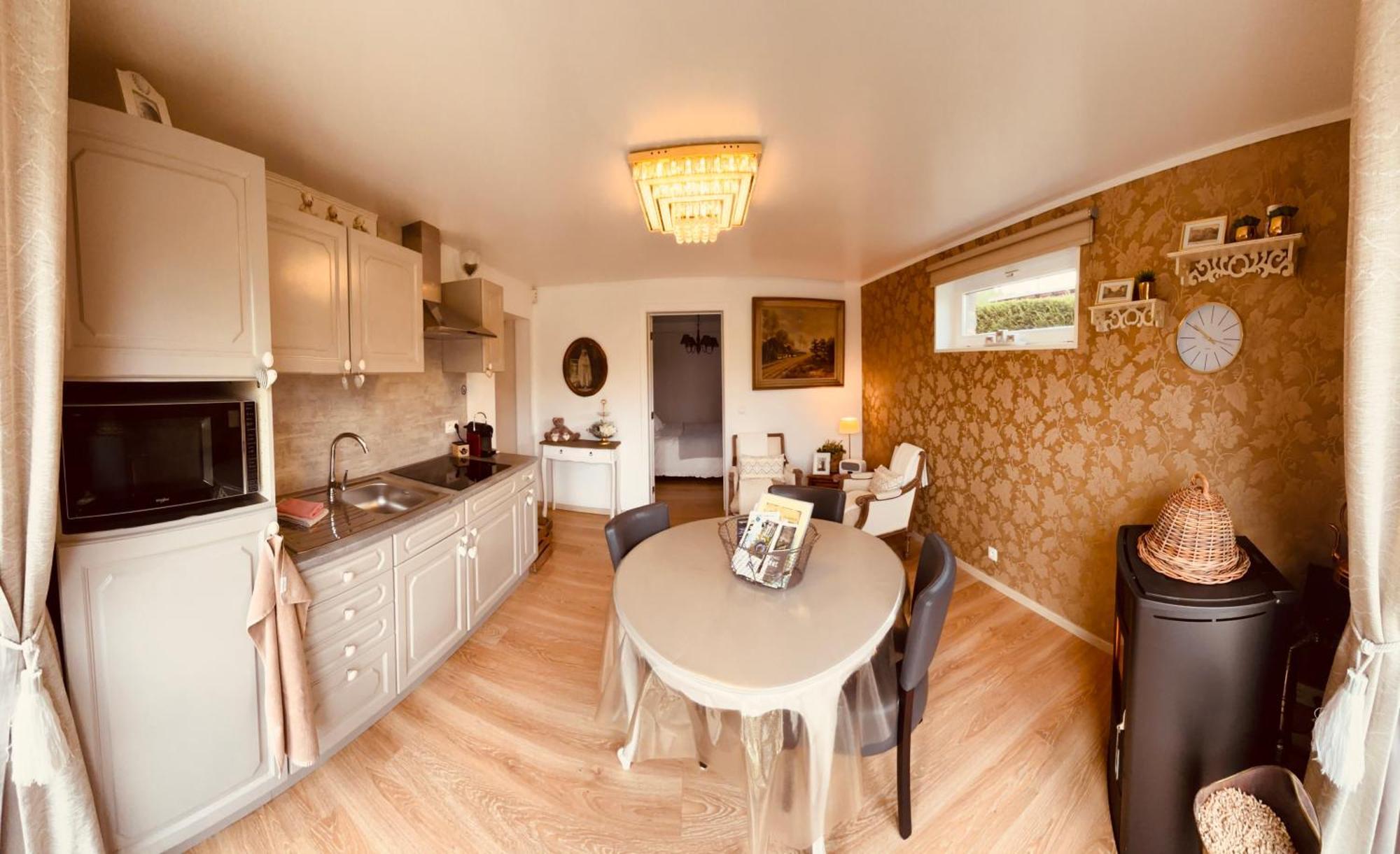 Au Refuge Du Speleo Bed & Breakfast Hotton Dış mekan fotoğraf